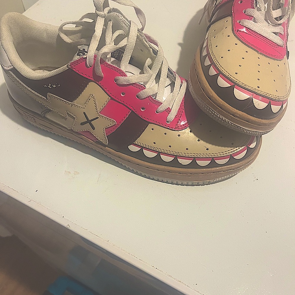 Used sneaker one spot right sneaker. Size 10 no box